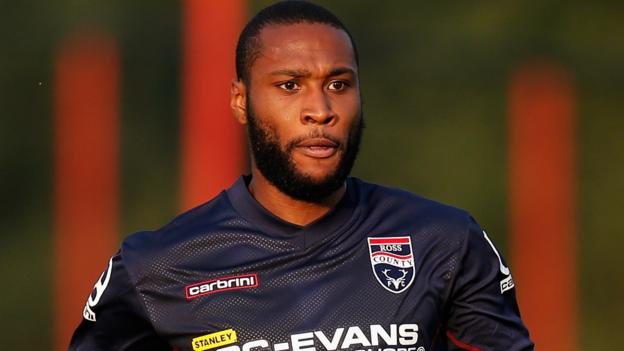 Yoann Arquin: Mansfield Town sign ex-St Mirren and Notts County striker