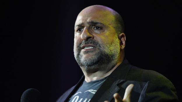 Lawro's predictions v Chelsea fan Omid Djalili