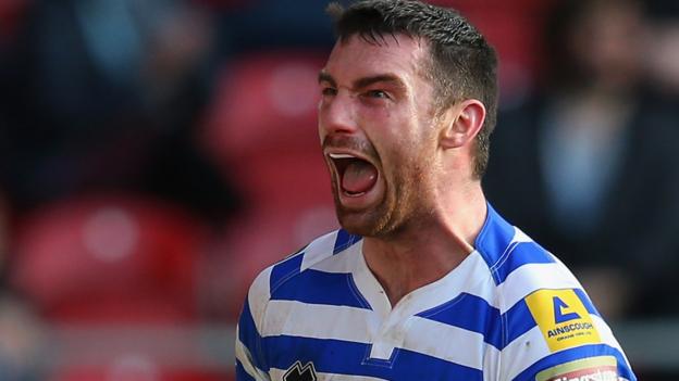 Matty Smith: St Helens re-sign Wigan Warriors half-back