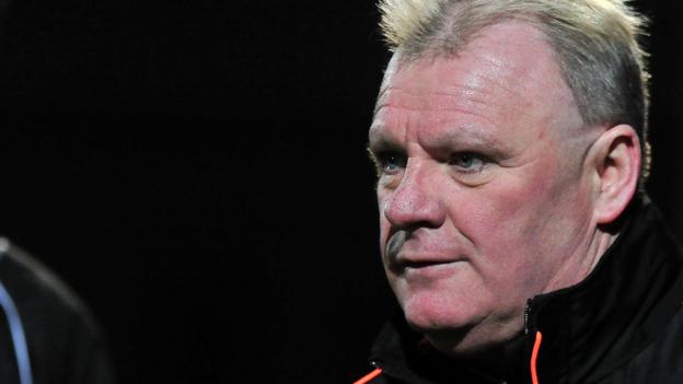 Steve Evans: Mansfield Town refuse Swindon Town permission to speak to boss