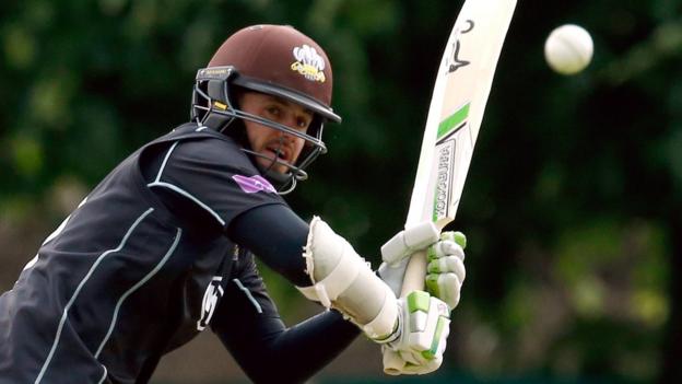 Ex-Worcs keeper Davies to leave Surrey