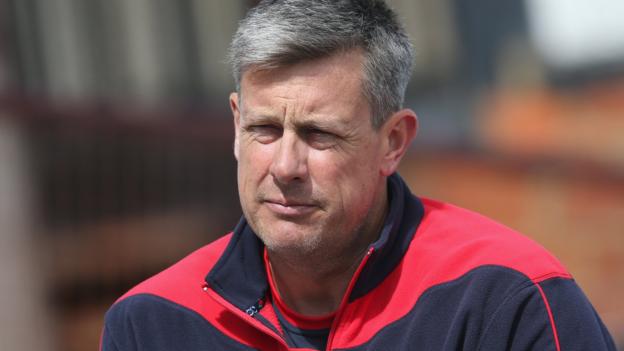 Ashley Giles: Lancashire captain Steven Croft wants cricket director to stay