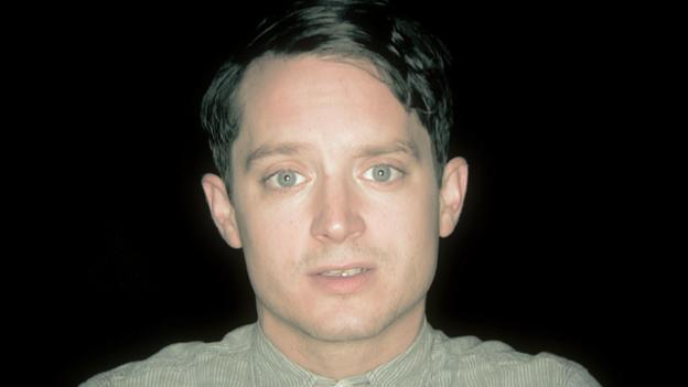 elijah wood basketball six nations 2014 elijah wood reads dylan thomas ahead of elijah wood basketball six nations 2014 elijah wood reads dylan thomas ahead of