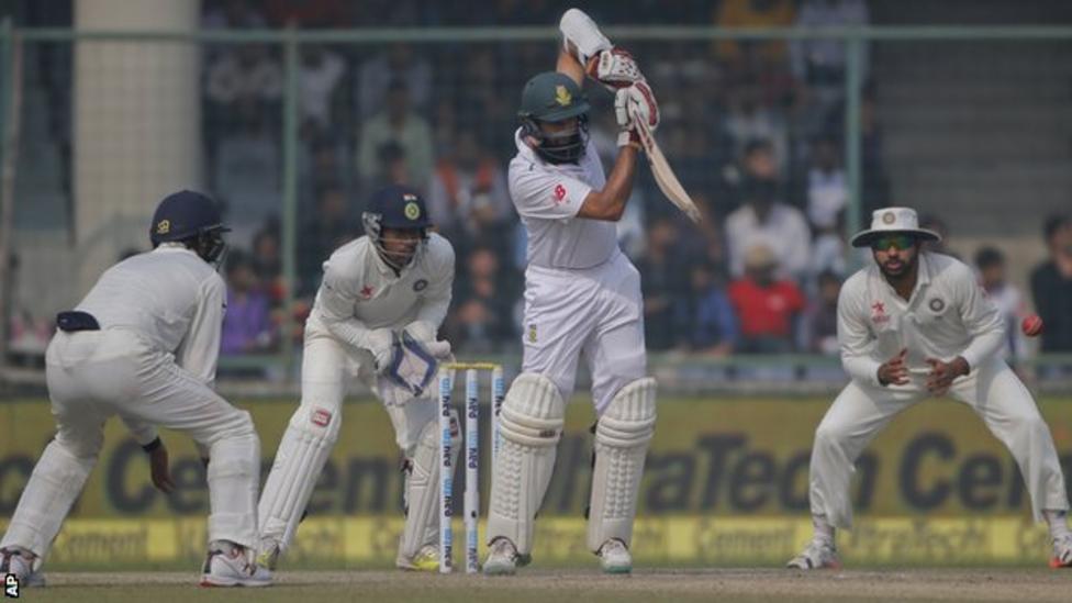 South Africa captain Hashim Amla defies the India bowlers