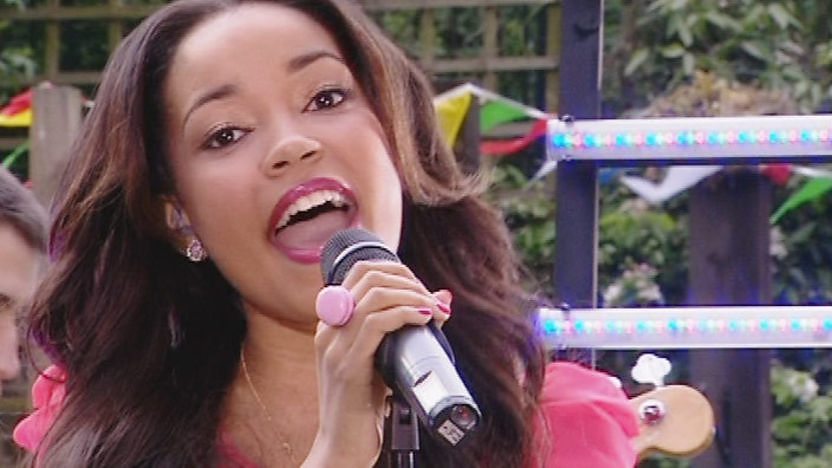 Dionne Bromfield sings live
