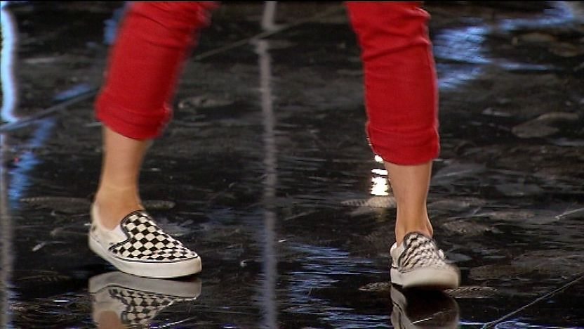 Lizzie's feet dancing.