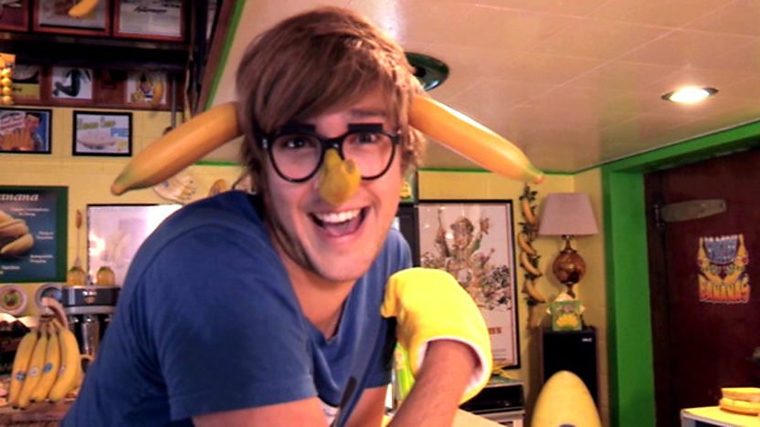 Iain Stirling