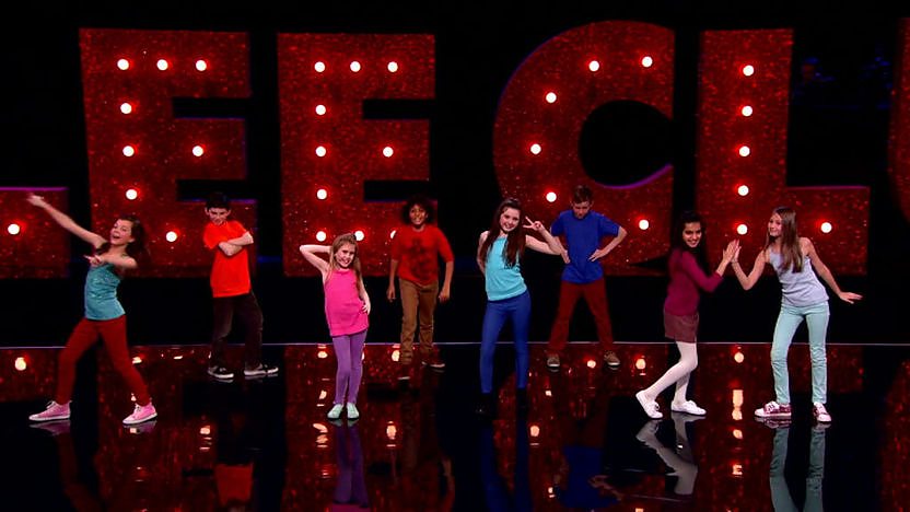 Excellar8 perform on Comic Relief Does Glee Club