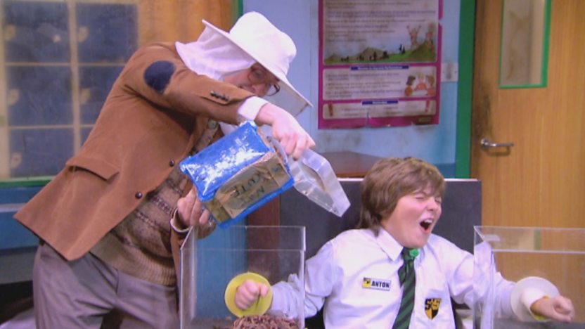 Mr Gross introduces wriggly worms to the UK's noisiest kids