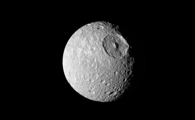 mimas_moon_large.jpg