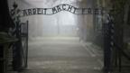Gerbang kamp Auschwitz