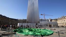 Patung karya Paul McCarthy 