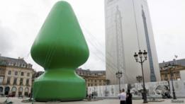 Patung karya Paul McCarthy 