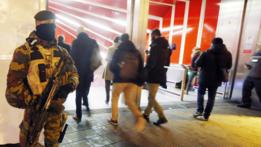 Брюссель: школы и метро открылись, но угроза теракта сохраняется