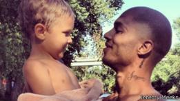 Jeremy Meeks con su hijo