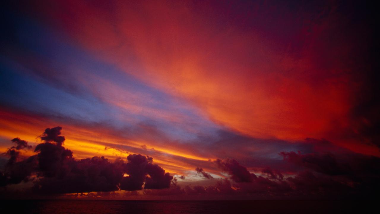 Kiribati pheonix islands sunset (Credit: Paul Nicklen/National Geographic Creative)