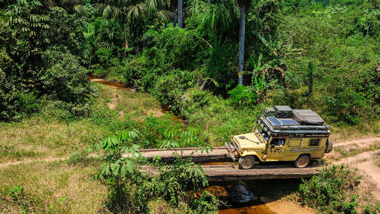 Driving the Trans-Amazonian Highway, Brazil (Credit: Coen Wubbels)