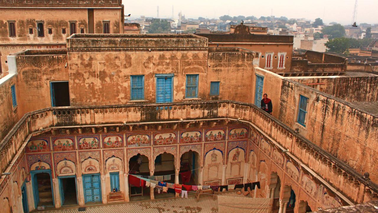 Havelis were abandoned for good after the 20th Century Havelis were abandoned for good after the 20th Century