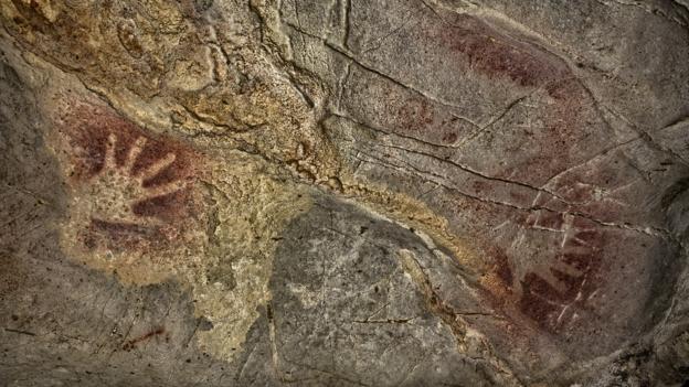 Two ancient hands (Credit: S.RECD/Government of Cantabria) Two ancient hands (Credit: S.RECD/Government of Cantabria)