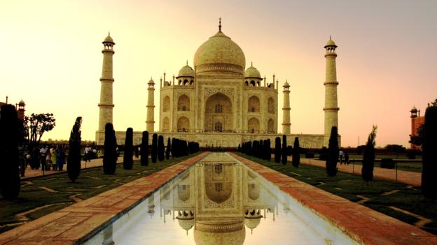 The Taj Mahal is enveloped in pastels as the sun sets (Credit: Credit: Thinkstock) The Taj Mahal is enveloped in pastels as the sun sets (Credit: Credit: Thinkstock)