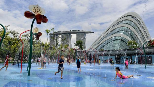 Singapore's Garden by the Bay (Credit: Credit: Roslan Rahman/Getty) Singapore's Garden by the Bay (Credit: Credit: Roslan Rahman/Getty)