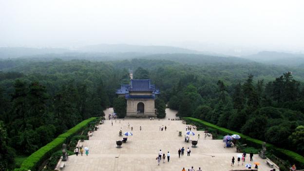 Nanjing's Sun Yat-sen Mausoleum (Credit: Credit: Peter Dowley/Flickr/CC-BY-2.0) Nanjing's Sun Yat-sen Mausoleum (Credit: Credit: Peter Dowley/Flickr/CC-BY-2.0)