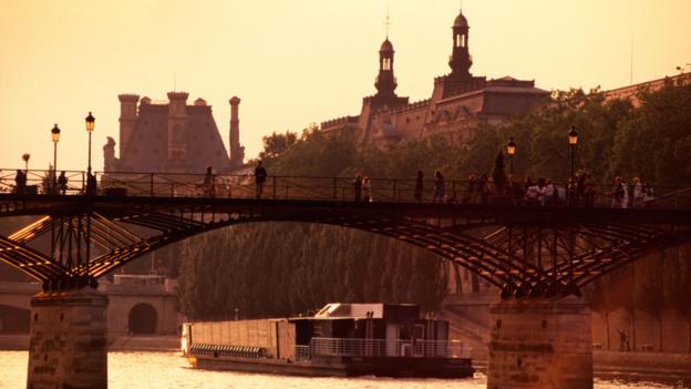 A bridge over the Seine (Credit: Credit: D Degnan/ClassicStock/Alamy) A bridge over the Seine (Credit: Credit: D Degnan/ClassicStock/Alamy)
