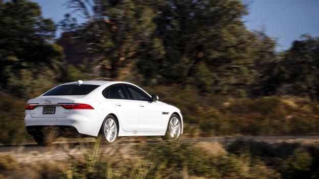 Jaguar XF-R Sport 