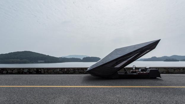 United Nude Lo Res αυτοκινήτου 