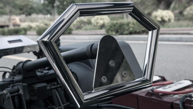 United Nude Lo Res αυτοκινήτου 