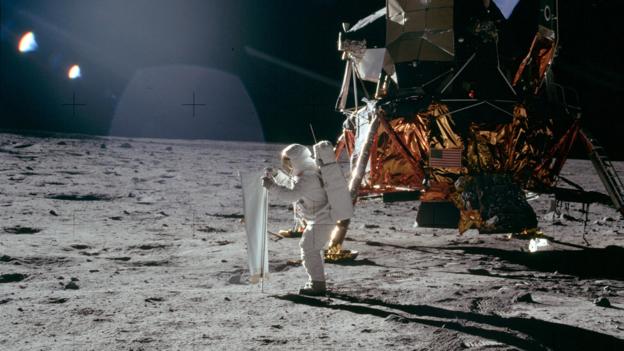 Future - Apollo in 50 numbers: Weights and measures - BBC News thumbnail