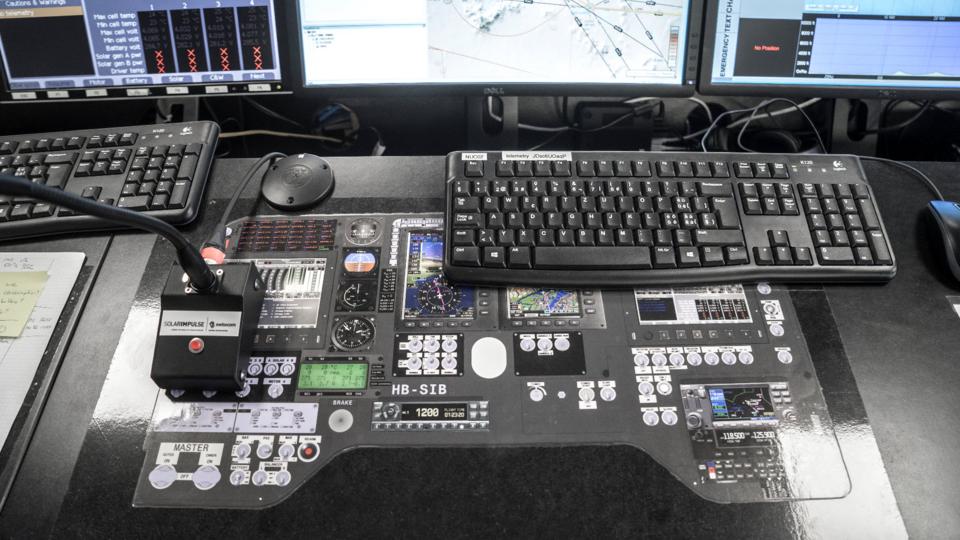 MCC_PACIFIC_PREP_SOLAR_IMPULSE_2_REVILLARD_17_low.jpg