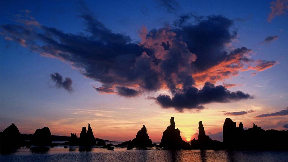Hashigui-Iwa Rocks, Kushimoto Town