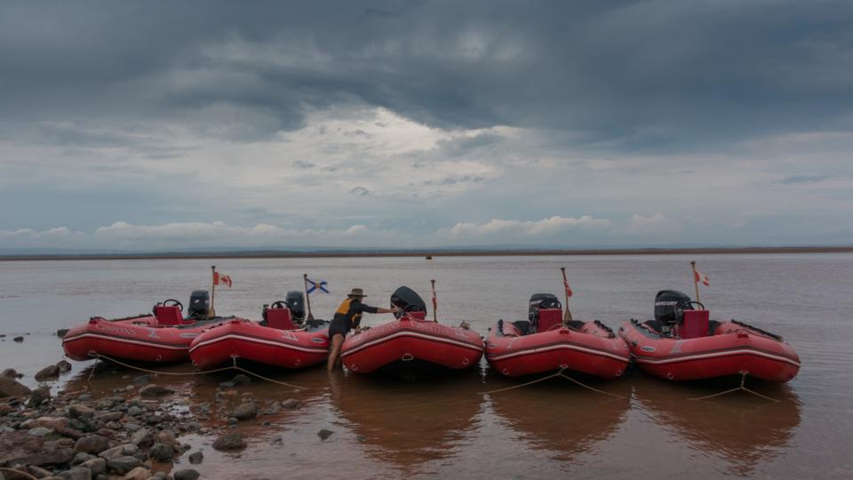 Adventure-nova-scotia-bbc-theplanetd-tidal-bore-boats.jpg