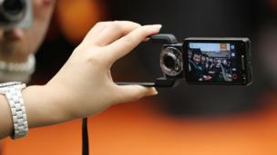 Students taking a picture (Copyright: Getty Images)