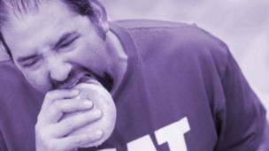 Does eating standing up give you indigestion?