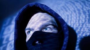 Unmask crime networks with data