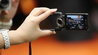 Students taking a picture (Copyright: Getty Images)