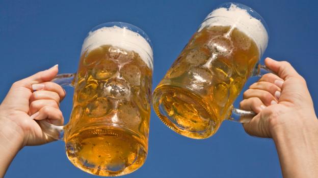 Can glass shape really affect how fast you drink?