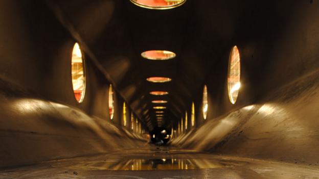 Looking down the gun (Copyright: Boffin Media)