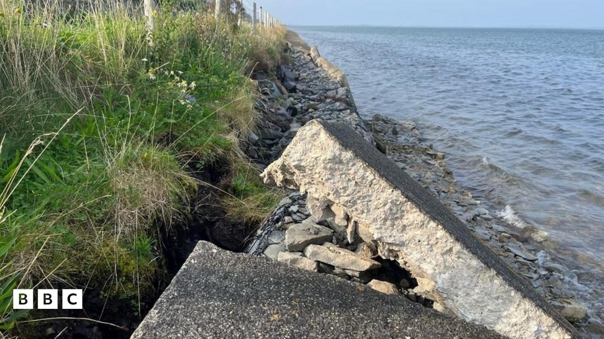 Caernarfon: Galw am ailddatblygu morglawdd y Foryd - BBC Cymru Fyw