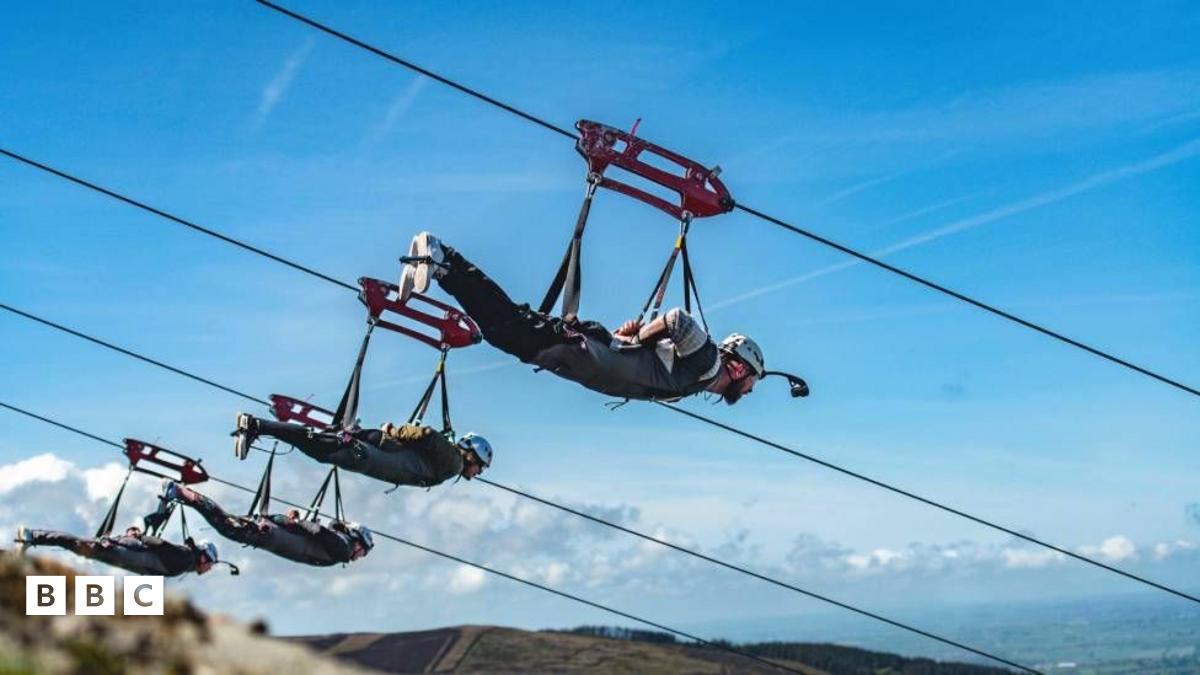 'Dylai Zip World wneud mwy i gefnogi staff a'r economi cyn derbyn £6m'