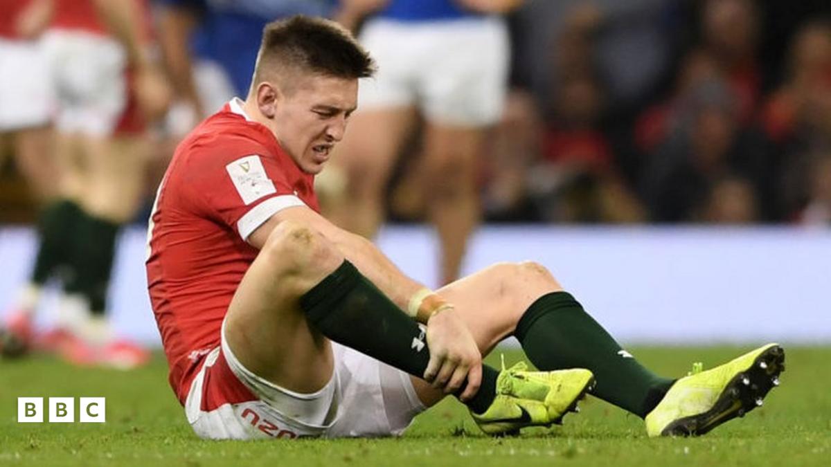 Josh Adams allan o weddill y Chwe Gwlad gydag anaf - BBC Cymru Fyw