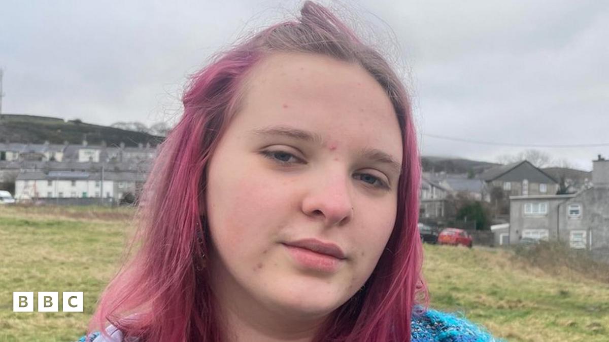 Galw am gynyddu y Lwfans Cynhaliaeth Addysg o £30 i £55 - BBC Cymru Fyw