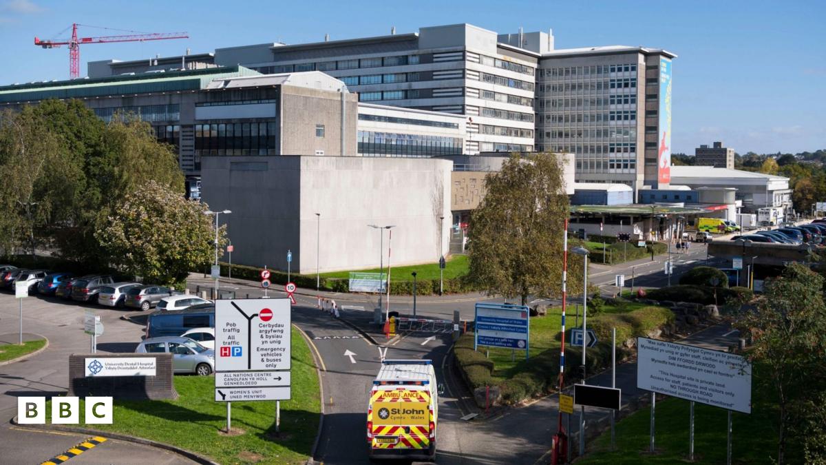 Adroddiad yn honni bod 'diwylliant gwenwynig' yn ysbyty mwyaf Cymru