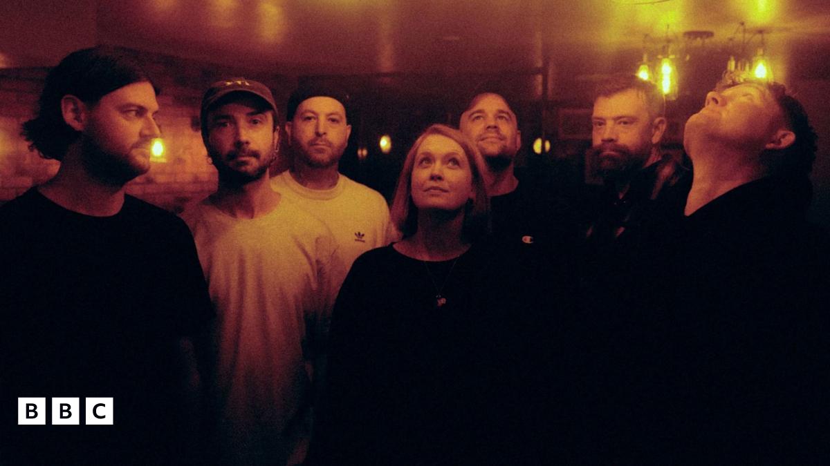 'Alle ni ddim fforddio gadael' Spotify ac 'maen nhw'n gwbod hwnna'