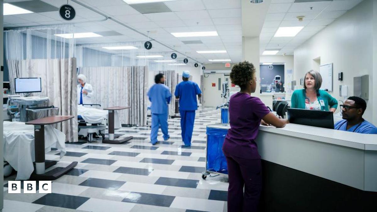 Y Gyllideb: 'Pob adran allweddol i gael mwy o arian'