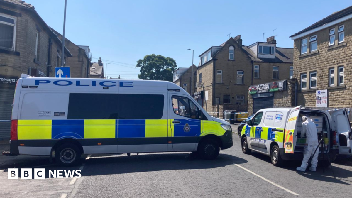 Bradford: Man seriously injured after being shot in the head in West Bowling