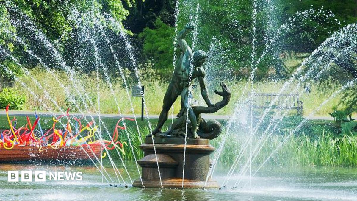 Kew Gardens' statue returns to Windsor Castle