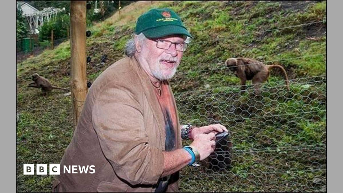Pavement tributes and zoo memories for Bill Oddie in former Midlands home